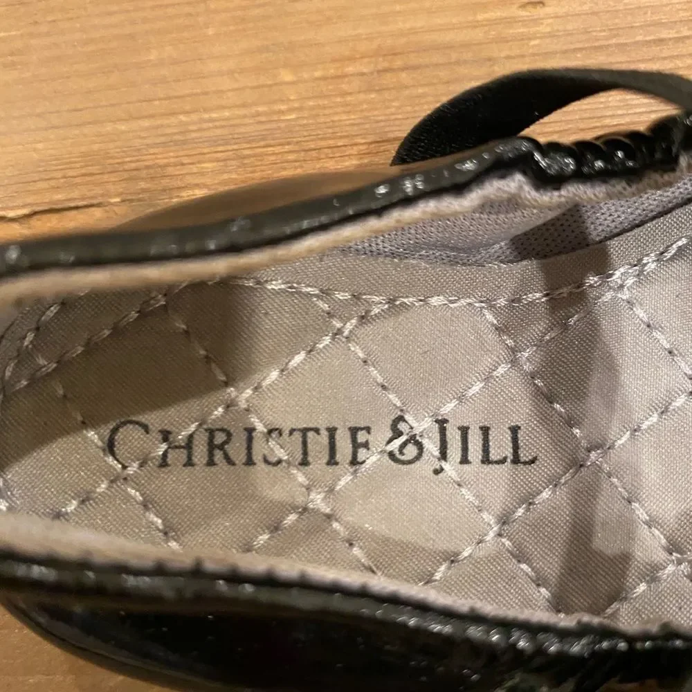 Christie and Jill Dress Shoe Shiny Black Patent Leather Floral Jeweled Size 5